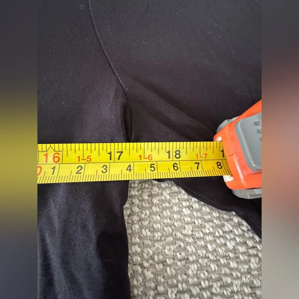 Women’s Barefoot dreams Malibu PJ set  Medium - Picture 6 of 12